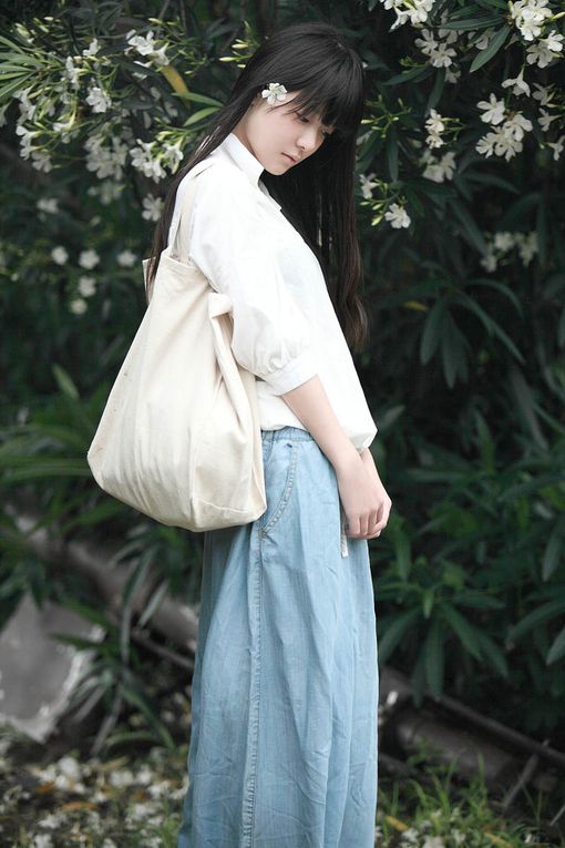 森林系女孩户外唯美写真照