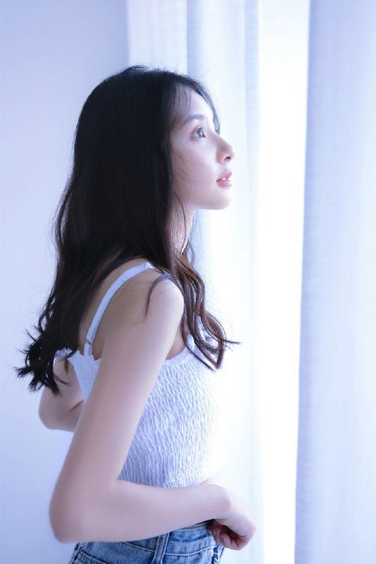 洁白天使私房美腿热裤清纯女孩养眼写真