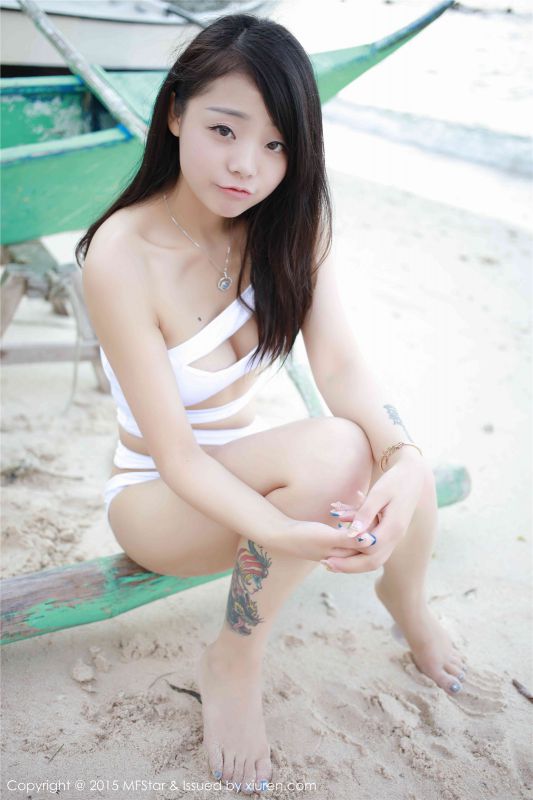 魅妍社宅男女神佘贝拉bella海边清凉泳装秀