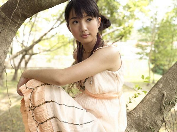 台湾邻家女孩林依晨清纯迷人写照