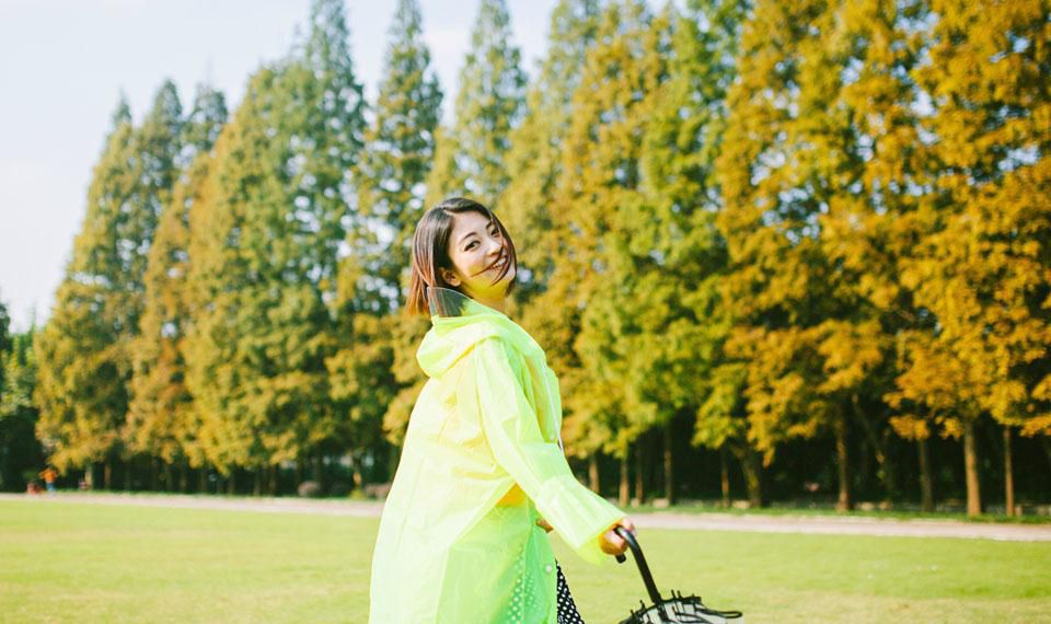 甜美短发少女高清写真大图