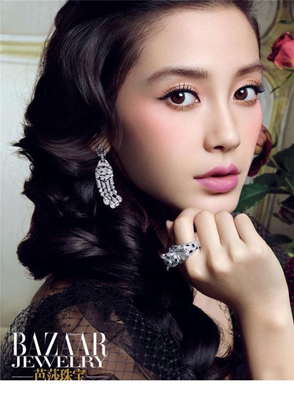 Angelababy妩媚成熟封面大片