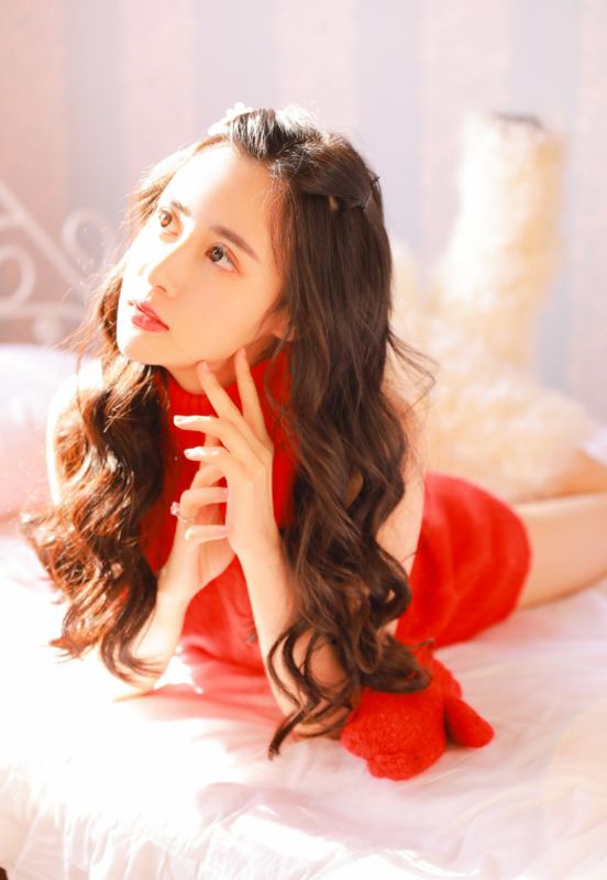 露背毛衣网红美女玉足美腿风情性感妖娆写真