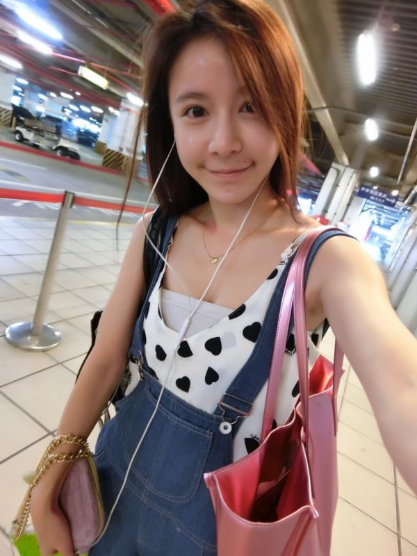 台湾美女陈滢安私房美照大眼迷人
