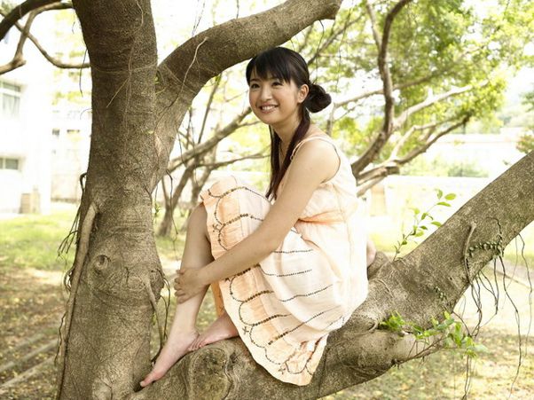 台湾邻家女孩林依晨清纯迷人写照