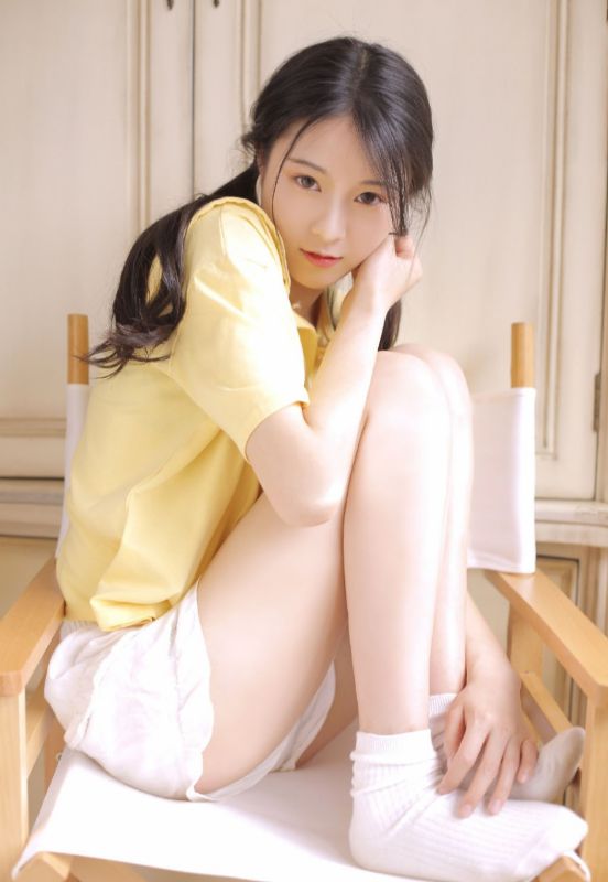 大眼萌妹少女甜美素颜私房氧气美女写真