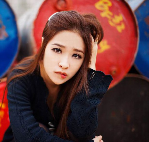 90后短裙美女高清迷人写真