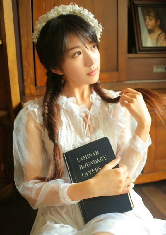 麻花辫美女优雅古典白纱长裙妖娆性感图片