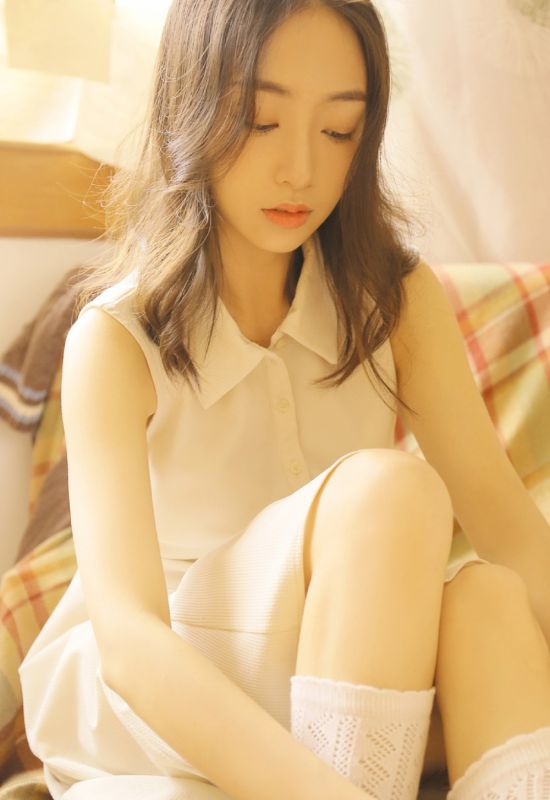 小清新粉嫩大眼美女甜美性感香艳私房艺术照