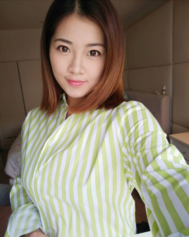 韩国大奶网络美女街头生活照比基尼性感图片