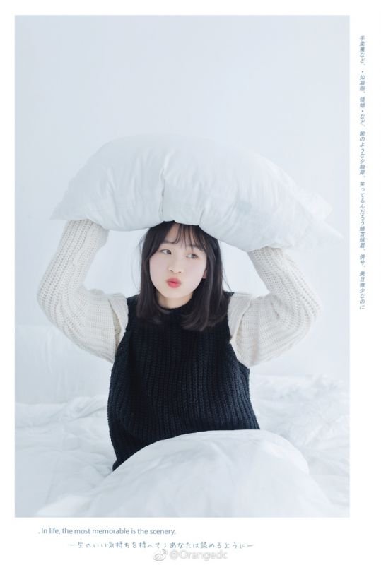 短发美女童颜萝莉笑容甜美吸晴清纯写真