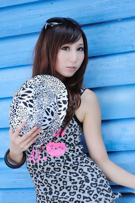 漂亮美女户外高清唯美写真