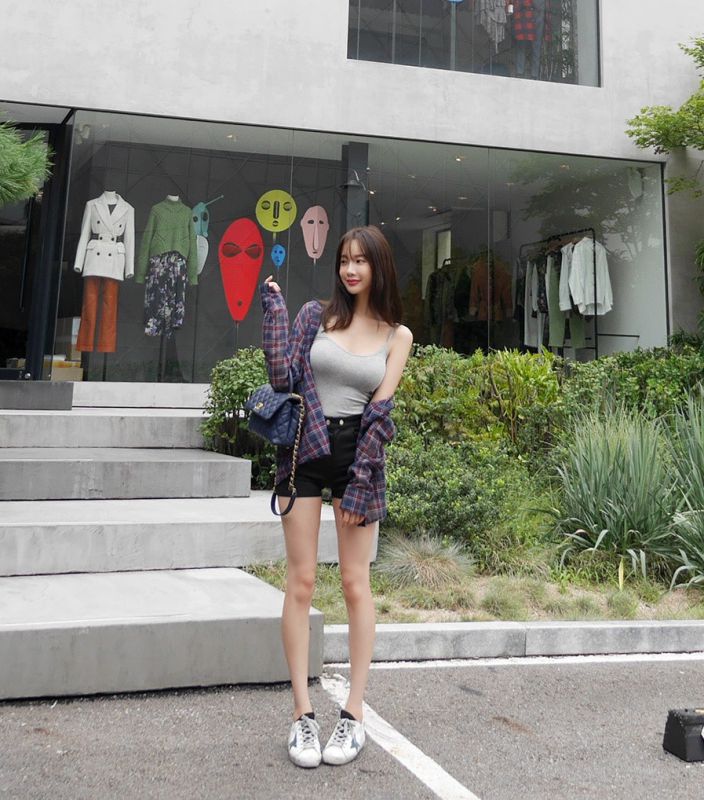 韩国明星网红街拍美女长腿爆乳性感好身材图片