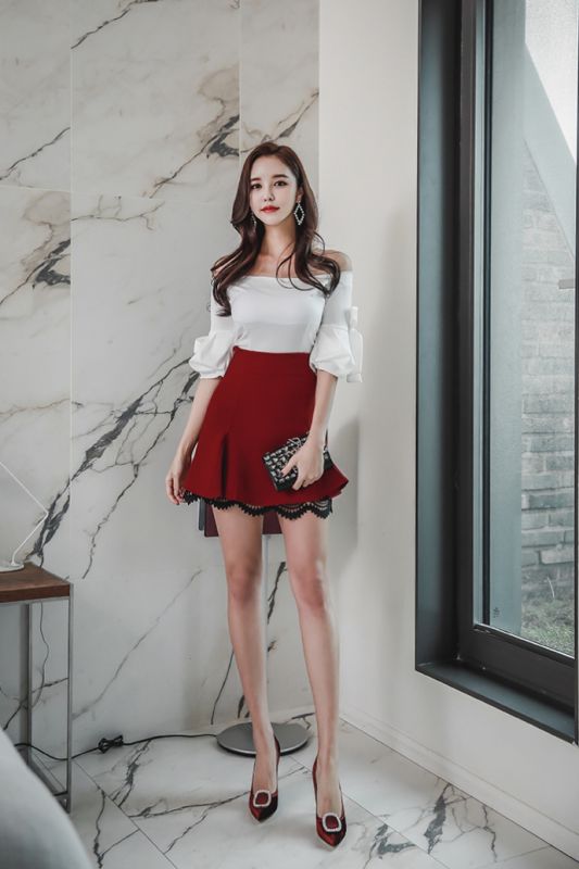 韩国美女嫩模红色短裙性感长腿香艳风情图片