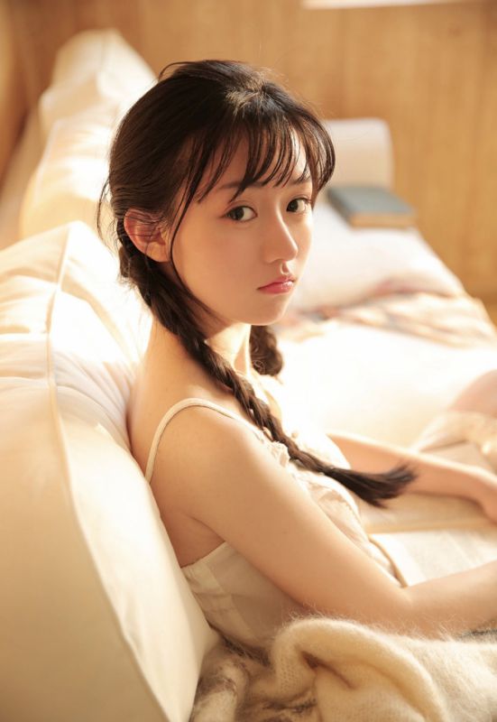 麻花辫美女萝莉天然性感好紧的小嫩木耳诱惑写真
