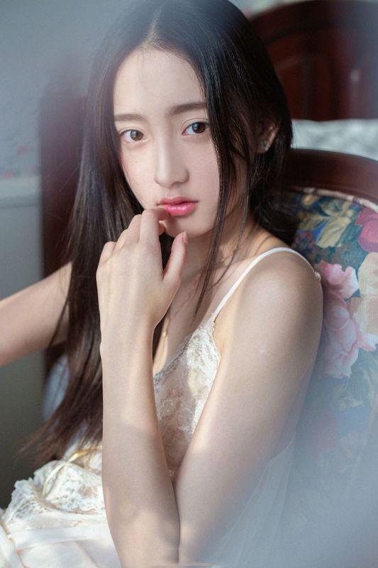朦胧内衣少女私房性感写真