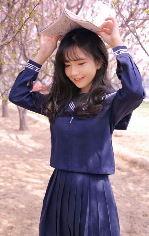 日本校园女神青涩稚嫩性感曲线极品美女图片