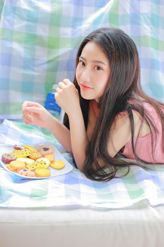 长腿热裤女神性感火辣身材居家慵懒悠闲清纯写真