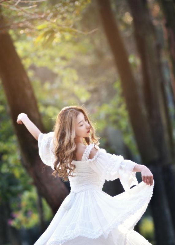 白衣少女森林唯美写真集