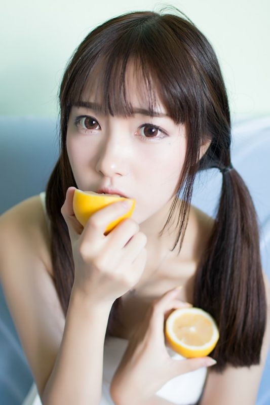 双马尾萝莉酸甜羞涩清纯唯美白嫩写真