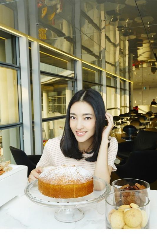 素颜女神王丽坤登《世界》封面