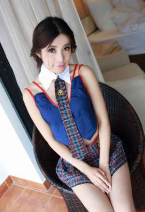 美女模特绮里嘉ula私房制服诱惑写真