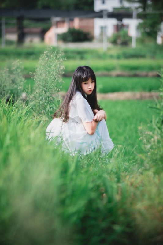 白裙子萌妹子乡下度假清纯写真