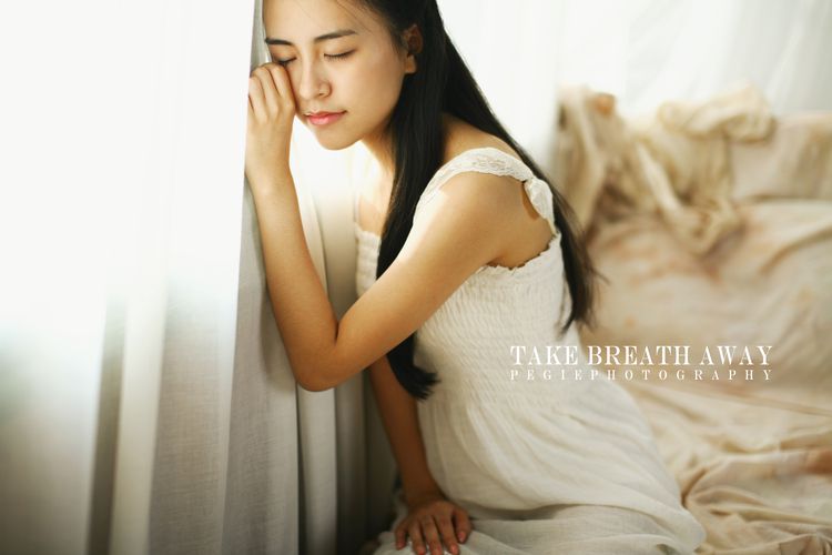 忧伤清纯少女私房写真照