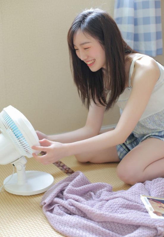 清纯少女私房吊带裙内衣性感写真图片