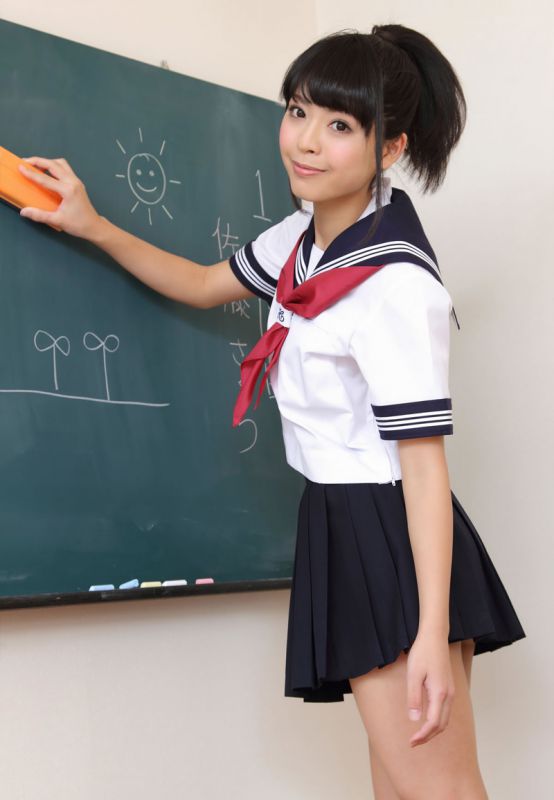 日本美女诱惑写真 日本美少女佐藤丽奈清纯制服诱惑写真