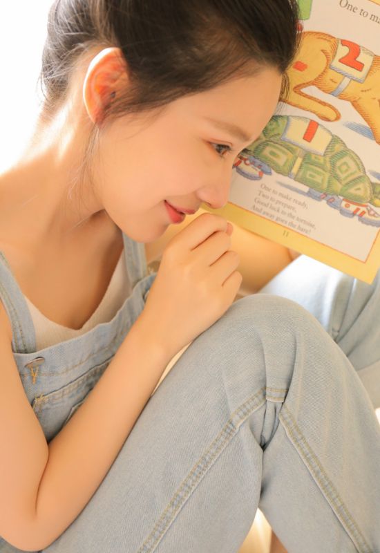 美腿少女背带裤夏日靓丽甜美大胆撩人写真