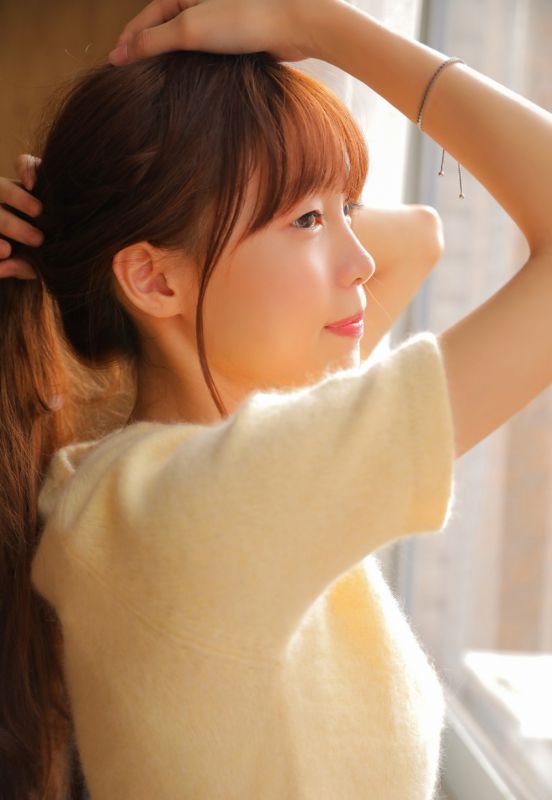 长发白丝美女模特甜美可爱清纯性感居家写真
