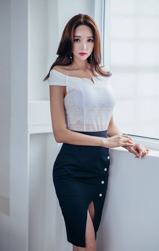 韩国美女制服诱惑长腿包臀性感写真