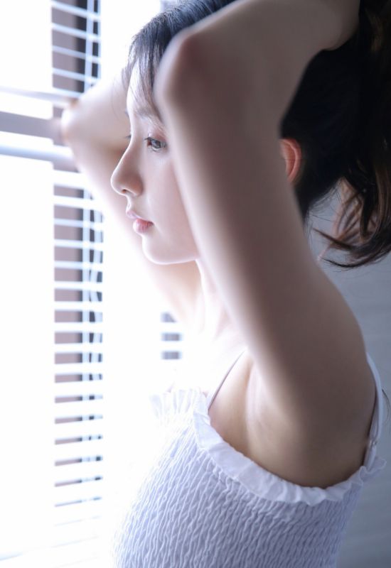 洁白天使私房美腿热裤清纯女孩养眼写真