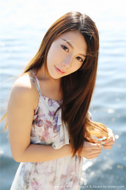 长裙美女嘉宝贝儿海边清纯唯美外拍