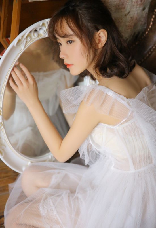 天使尤物美女酥胸爆乳丰满包臀礼裙诱惑写真