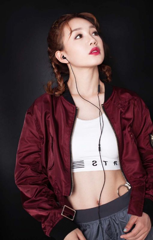 粉嫩软妹徐梦洁梦幻尤物女神气质御姐写真