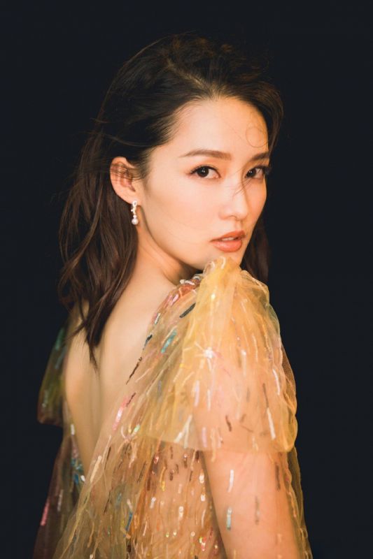李沁梦幻半透长裙唯美靓丽气质出众写真图片