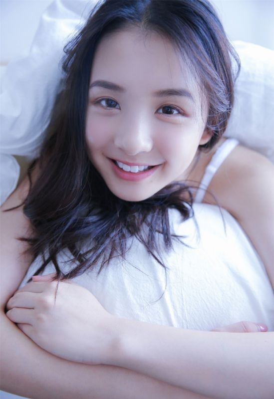 洁白天使私房美腿热裤清纯女孩养眼写真