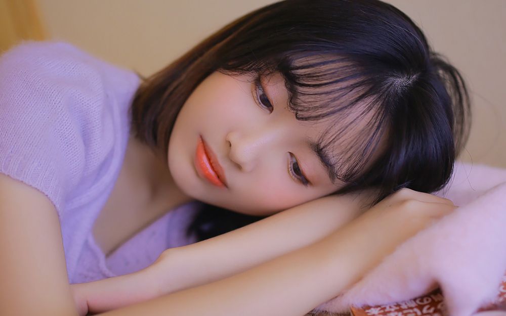 清纯萌妹子少女居家思春玉足美腿邻家美女图片