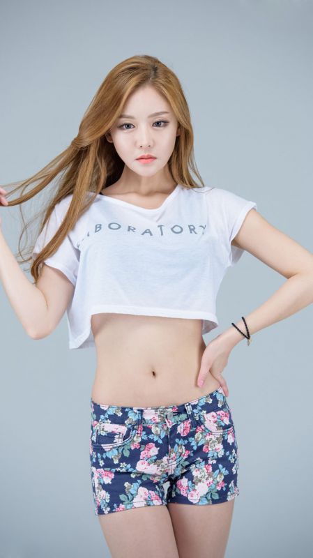 韩国美女大胆人体写真 韩国美腿美女侑珍蛮腰香臀喷血写真