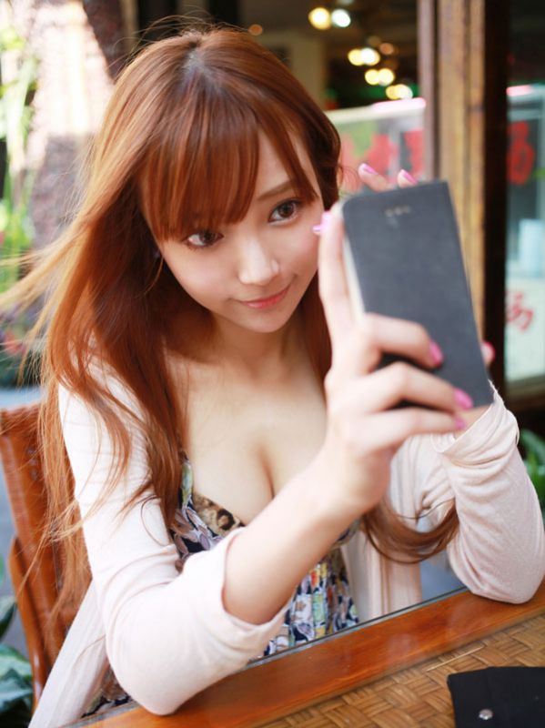 美女模特王馨瑶撩人比基尼诱惑写照