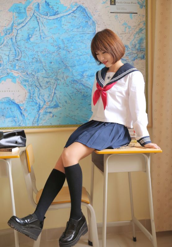 校园运动服美女休闲装天然性欲青春诱惑写真