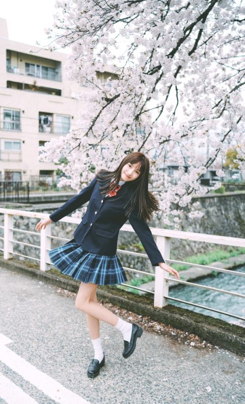 校园西装美少女长腿格子裙靓丽唯美养眼图片