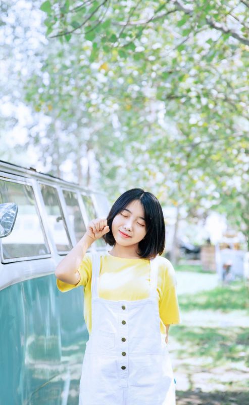 元气素人少女户外俏皮淡雅脱俗个人艺术写真