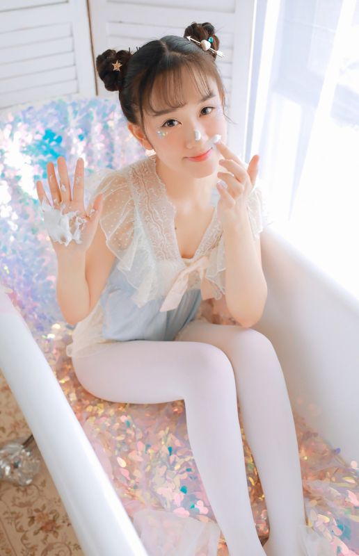 浴缸娘少女清纯性感连裤丝袜诱惑写真
