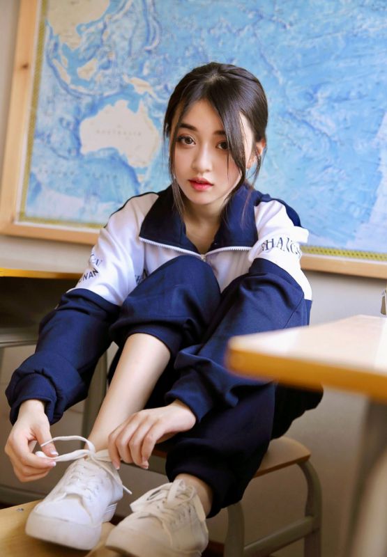 校园运动服美女休闲装天然性欲青春诱惑写真