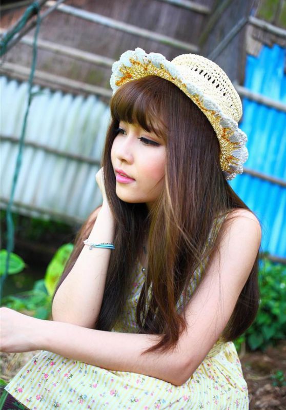 90后美女清新迷人外拍