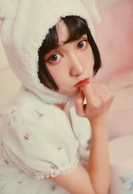 混血美女制服诱惑妖娆性感18禁三级黄写真图片