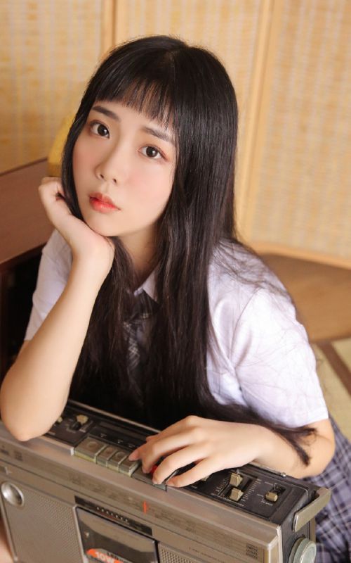 日本长发美女御姐jk制服短裙大胆人体艺术写真